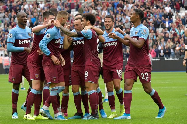 CLB West Ham United là một trong những đội bóng nổi tiếng thế giới. CLB West Ham United là một trong những đội bóng nổi tiếng thế giới.