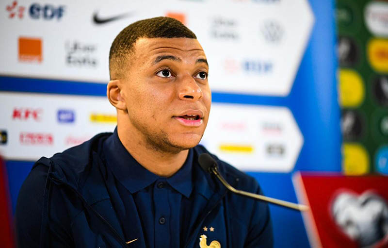 Siêu sao trẻ Mbappe