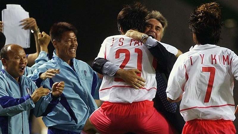 Huấn luyện viên đội tuyển Hàn Quốc Guus Hiddink