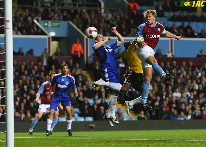 Ajax sẽ có màn quyết đấu sinh tử với Aston Villa 